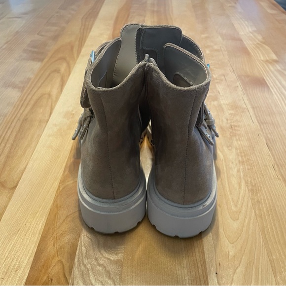 Suede Steven boots size 7.5 in like new condition. - Picture 5 of 7